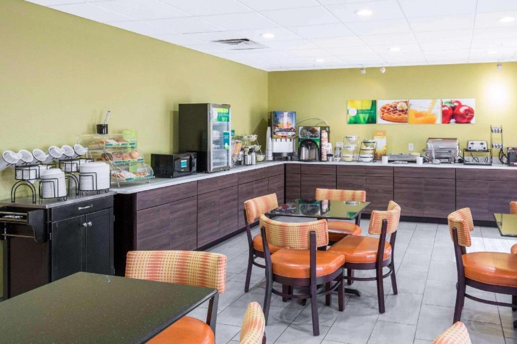 Quality Inn & Suites Arnold - St Louis Luaran gambar